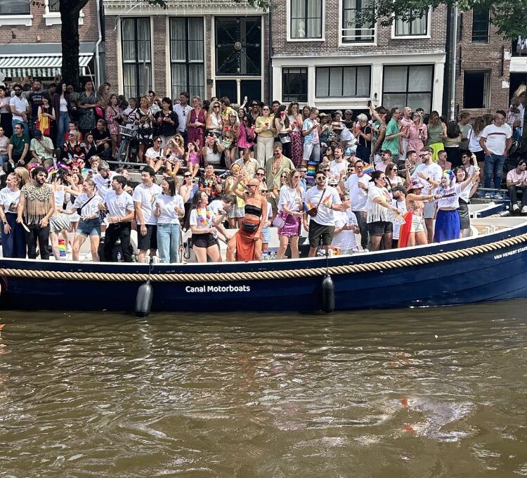 CMB - Pride boat