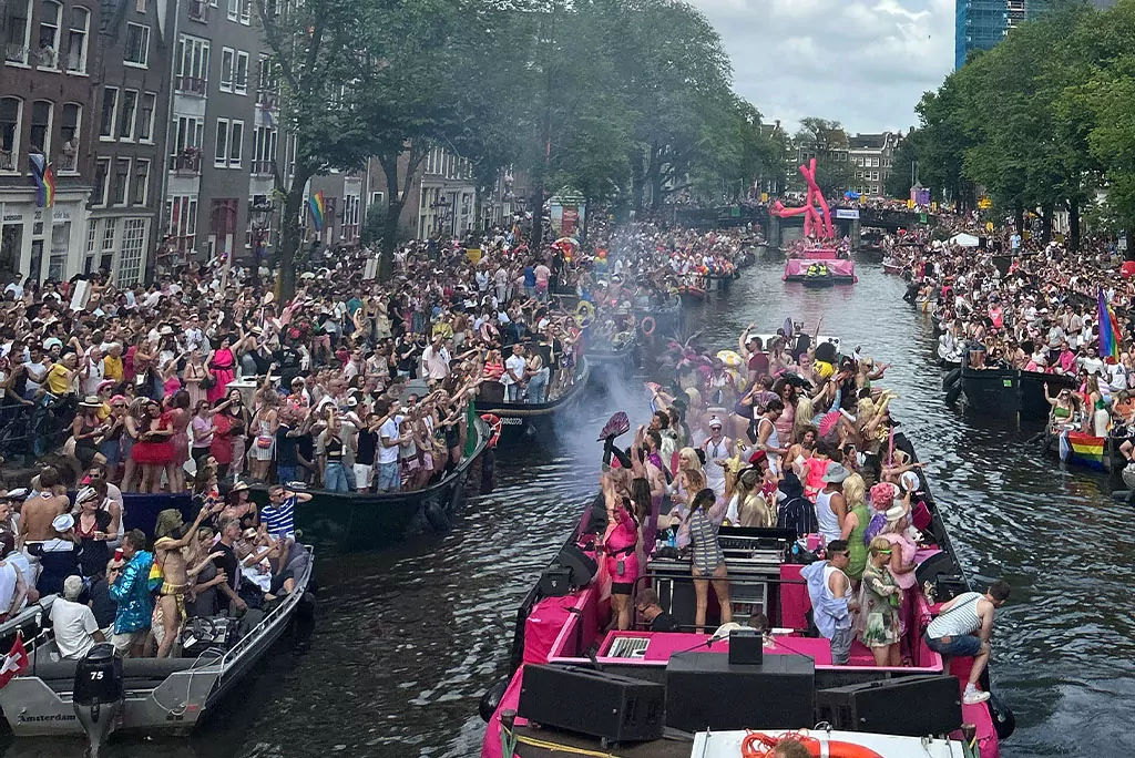 boat rental amsterdam gay pride