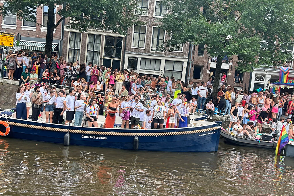 gay pride party boat amsterdam