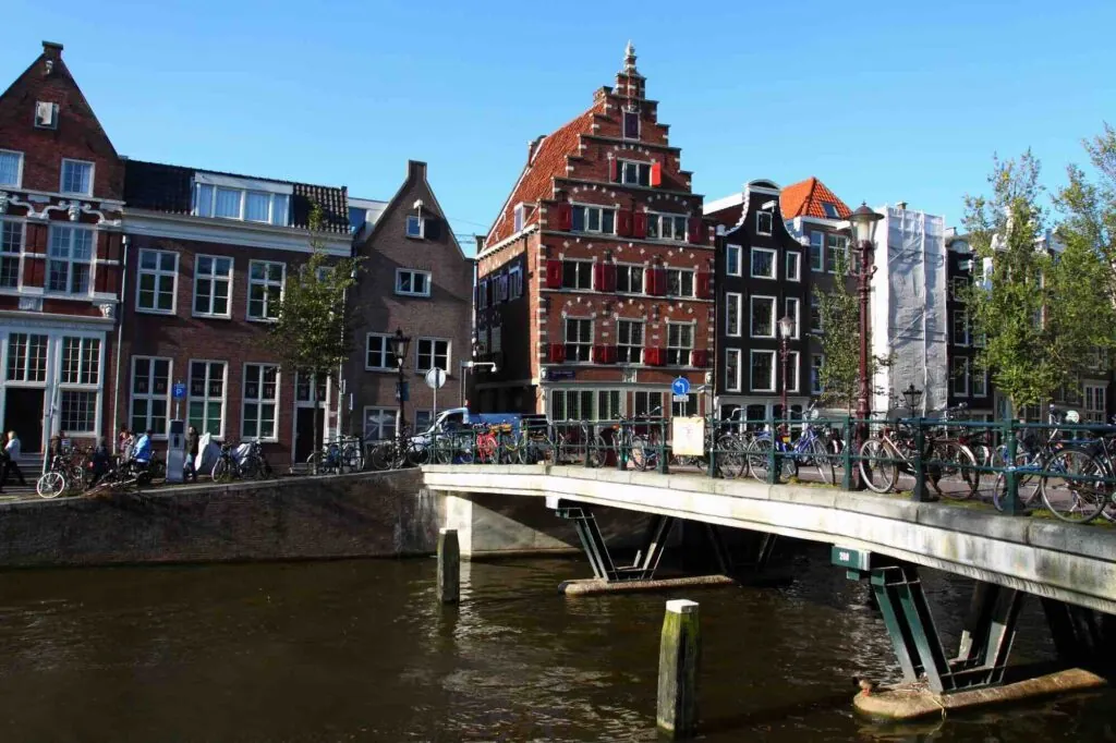 Oudezijds Voorburgwal