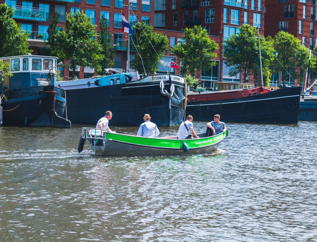 Découvrez le bateau vert