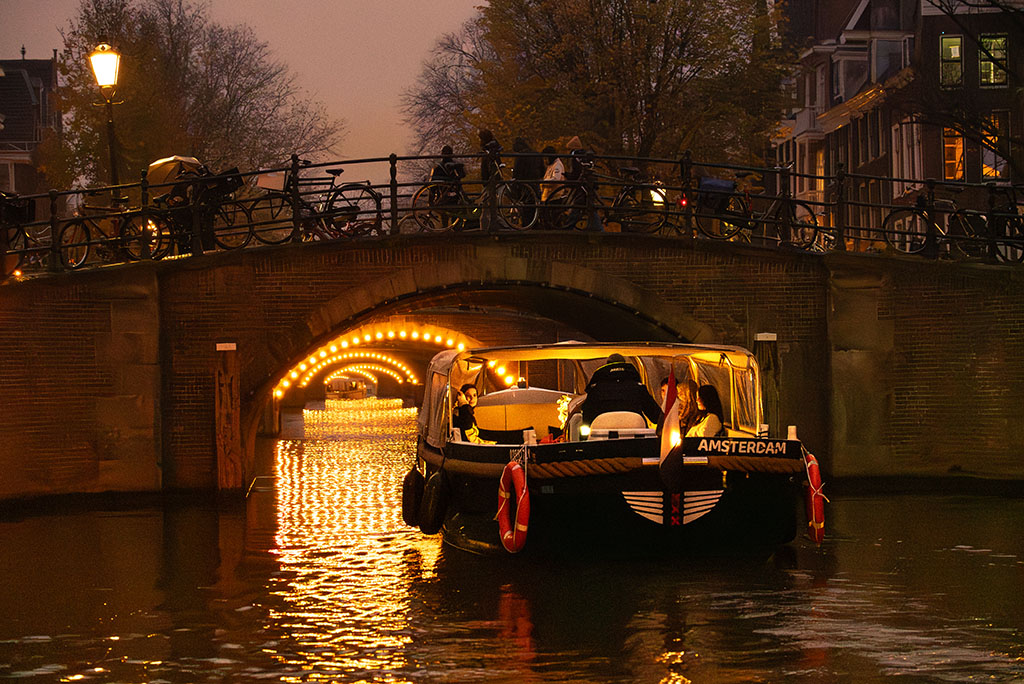 amsterdam light festival boat tour