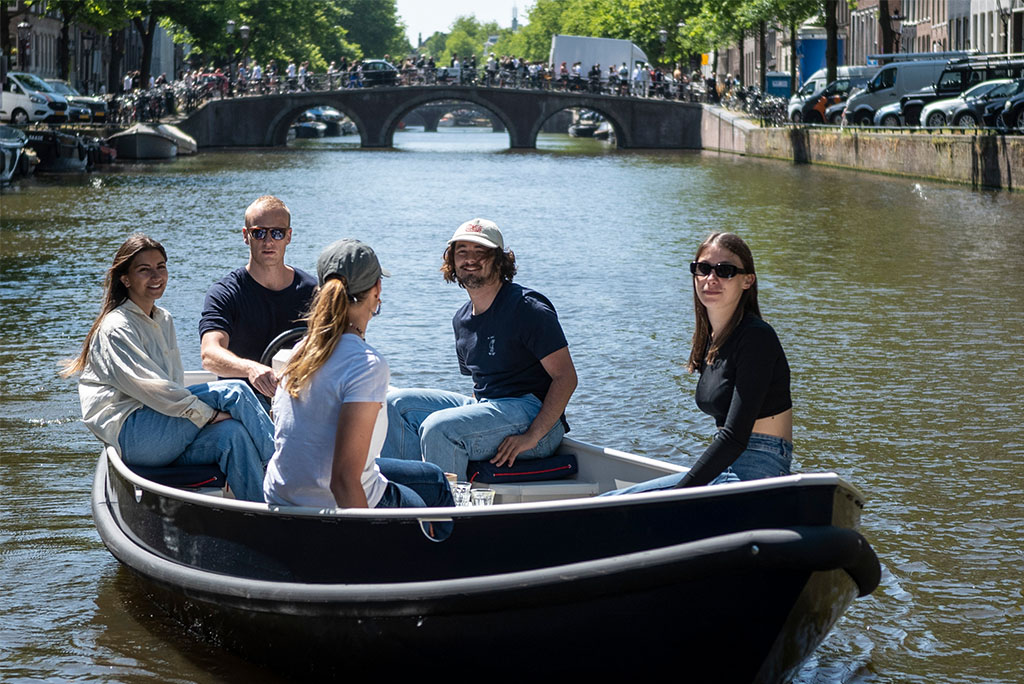 Affitta una barca ad Amsterdam Centrale