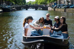 Conducir tu propio barco en Ámsterdam