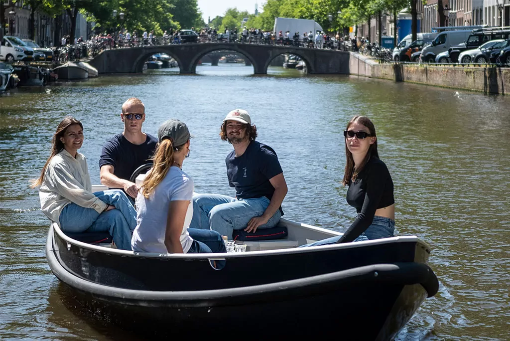 boat rental amsterdam central