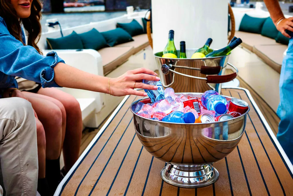 Privé boot met drinken en schipper