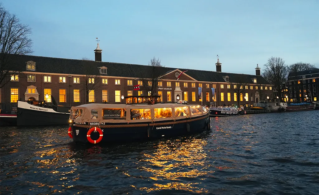 Borrel boot Amsterdam