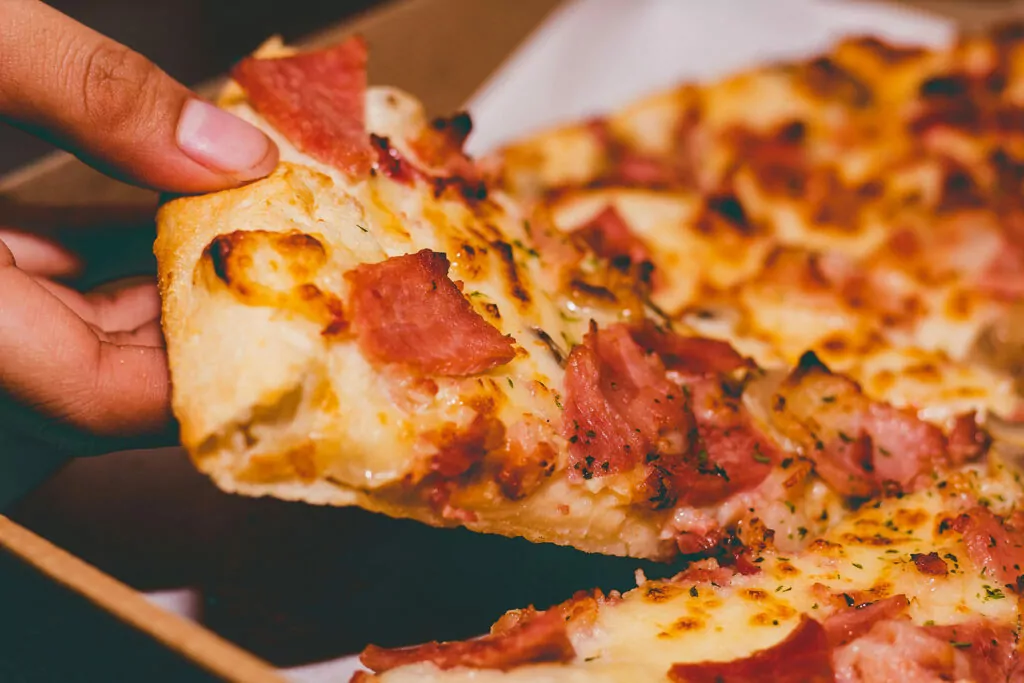 Privé boot met pizza, drinken en schipper