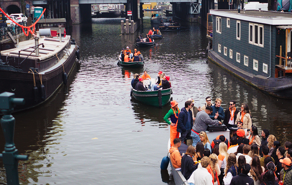 Amsterdam Giorno del Re Naviga da Solo