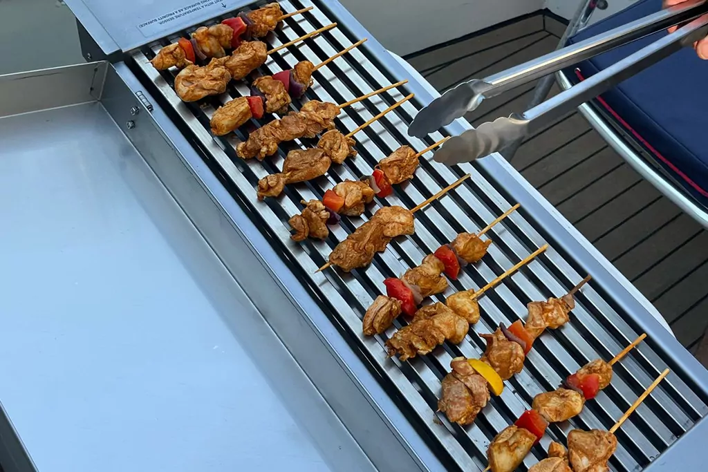BBQ boot Amsterdam