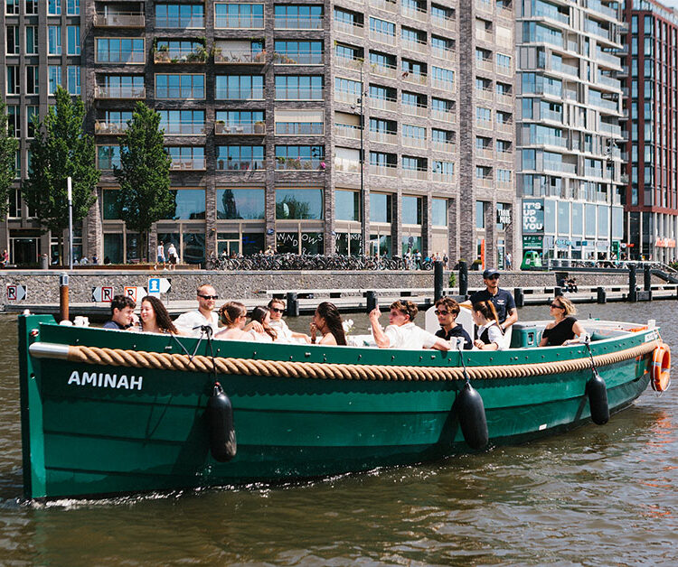 Privé boot met schipper huren