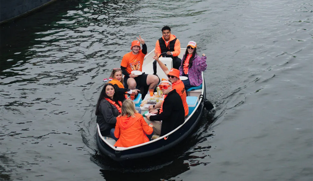 prive feestboot koningsdag amsterdam huren